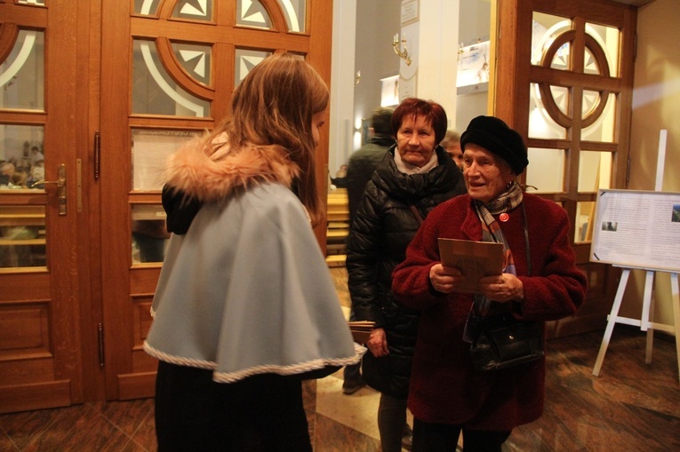 Tarnów. Poświęcenie organów w kościele Matki Bożej Szkaplerznej