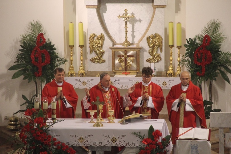 Tarnów. Poświęcenie organów w kościele Matki Bożej Szkaplerznej