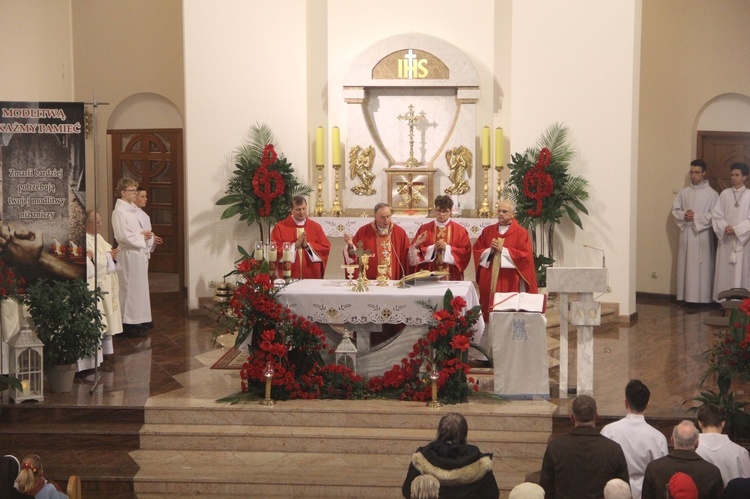 Tarnów. Poświęcenie organów w kościele Matki Bożej Szkaplerznej