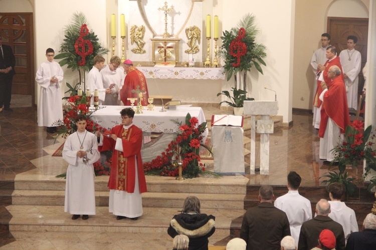 Tarnów. Poświęcenie organów w kościele Matki Bożej Szkaplerznej