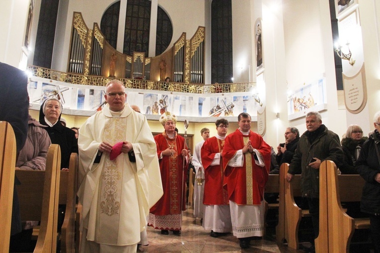 Tarnów. Poświęcenie organów w kościele Matki Bożej Szkaplerznej