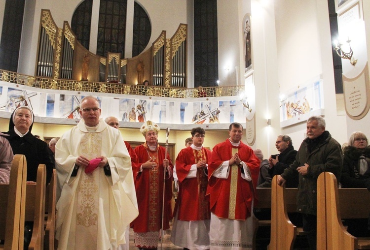 Tarnów. Poświęcenie organów w kościele Matki Bożej Szkaplerznej