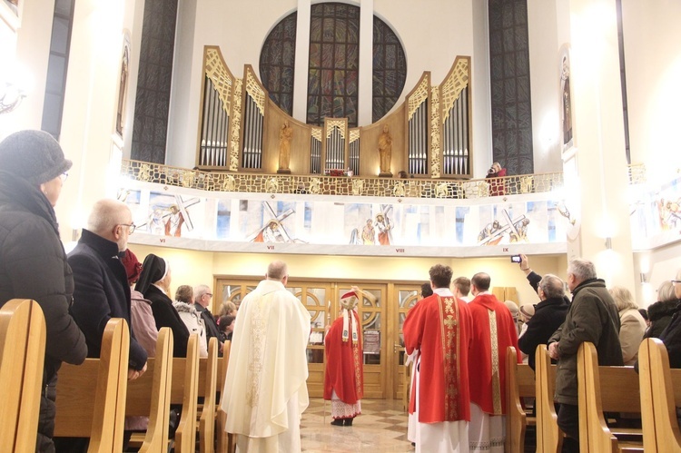 Tarnów. Poświęcenie organów w kościele Matki Bożej Szkaplerznej