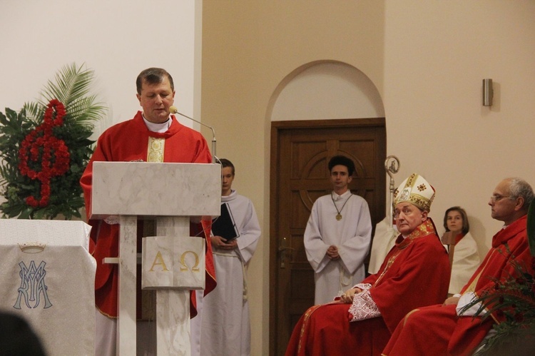 Tarnów. Poświęcenie organów w kościele Matki Bożej Szkaplerznej