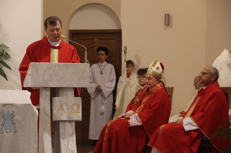 Tarnów. Poświęcenie organów w kościele Matki Bożej Szkaplerznej