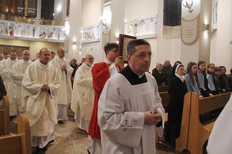 Tarnów. Poświęcenie organów w kościele Matki Bożej Szkaplerznej