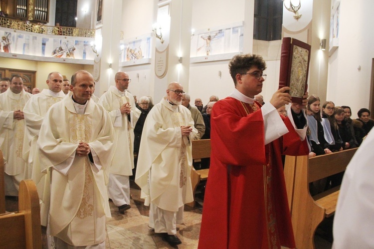 Tarnów. Poświęcenie organów w kościele Matki Bożej Szkaplerznej