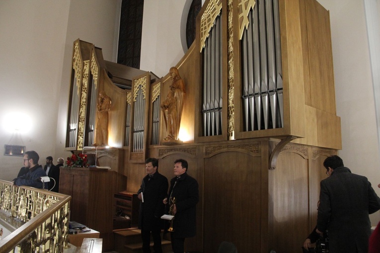 Tarnów. Poświęcenie organów w kościele Matki Bożej Szkaplerznej