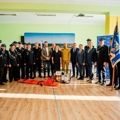 Sprzęt w obecności parlamentarzystów, samorządowców, szefostwa komendy wojewódzkiej PSP w Kielcach został przekazany przez przedstawicieli Enei Elektrowni Połaniec. 