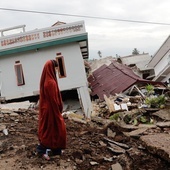 Już 271 zabitych w trzęsieniu ziemi na Jawie, 40 osób zaginionych
