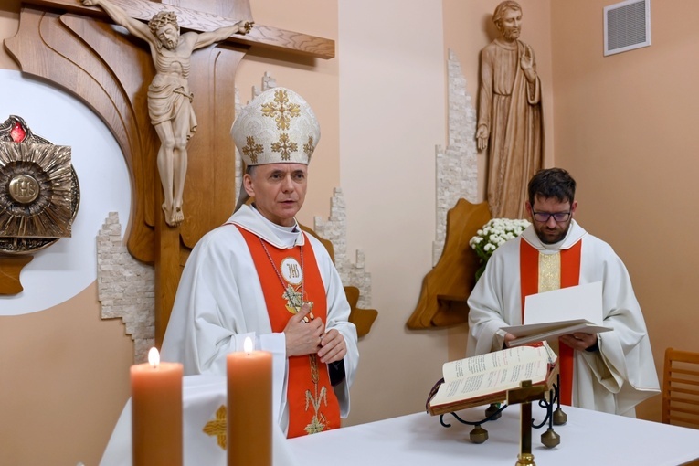 Błogosławieństwo 6 sióstr na nadzwyczajnych szafarzy Komunii św.