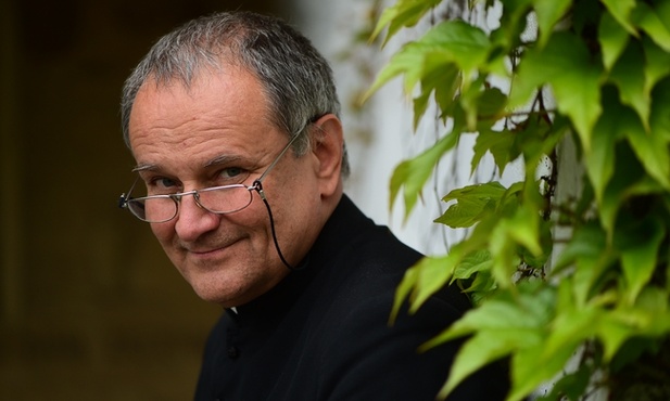 Bp Michał Janocha: biblioteki kościelne posiadają bezcenne zbiory dla kultury