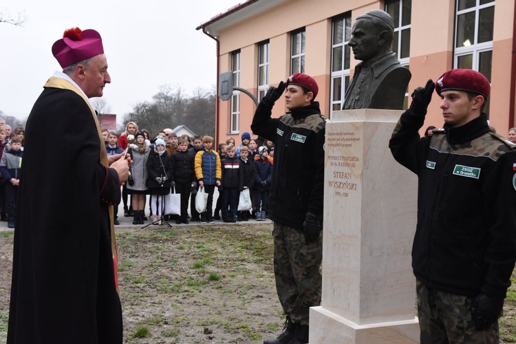 Parron szkoły w Brzozowej