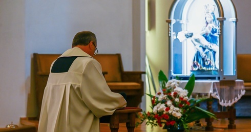 Proboszczowie zawierzyli parafian przed peregrynacją