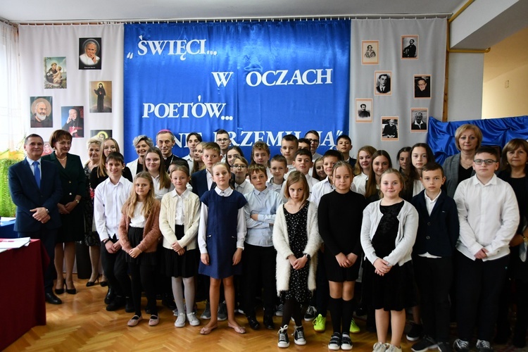 Dobrociesz. Święci w oczach poetów