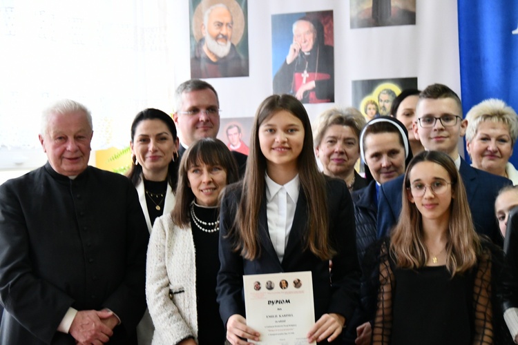 Dobrociesz. Święci w oczach poetów