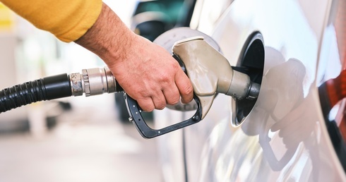 e-petrol.pl: na przełom listopada i grudnia obniżki cen paliw przyspieszą