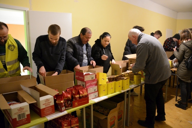 Rycerze Kolumba z Opola przygotowali paczki dla Ukrainy