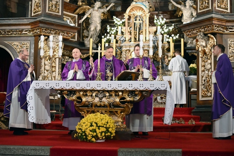 Msza św. w intencji podopiecznych Domowego Hospicjum w Świdnicy