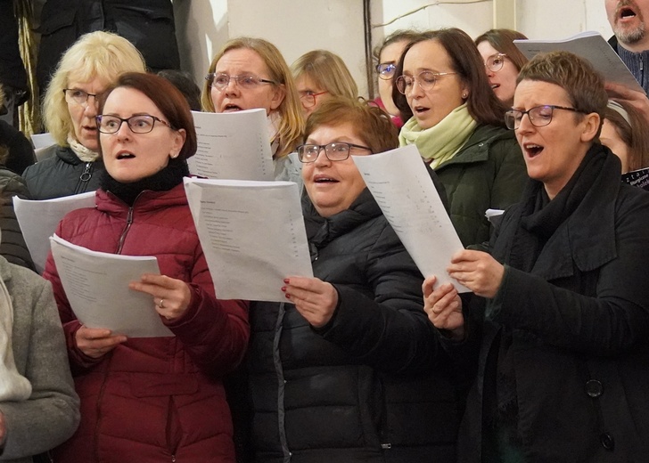 Adwentowe pieśni u franciszkanów