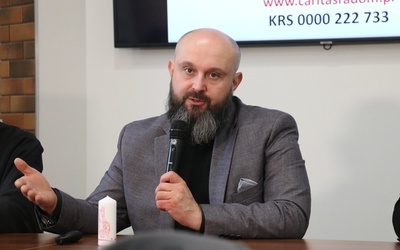 Do wsparcia potrzebujących zachęca ks. Damian Drabikowski, dyrektor CDR