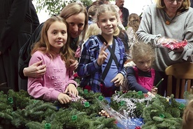 	Podczas spotkania odbyła się pogadanka o znakach związanych z Adwentem.