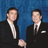 Donald Trump i prezydent USA Ronald Reagan na zdjęciu wykonanym w latach 80.  XX wieku.