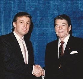 Donald Trump i prezydent USA Ronald Reagan na zdjęciu wykonanym w latach 80.  XX wieku.