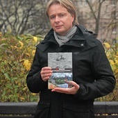 Wojciech A. Szota ze szczególną starannością opisał dzieje kościoła i dzielnicy