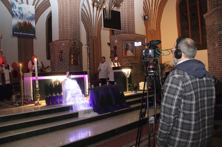 Adwentowe Czuwanie Młodych w Świdwinie