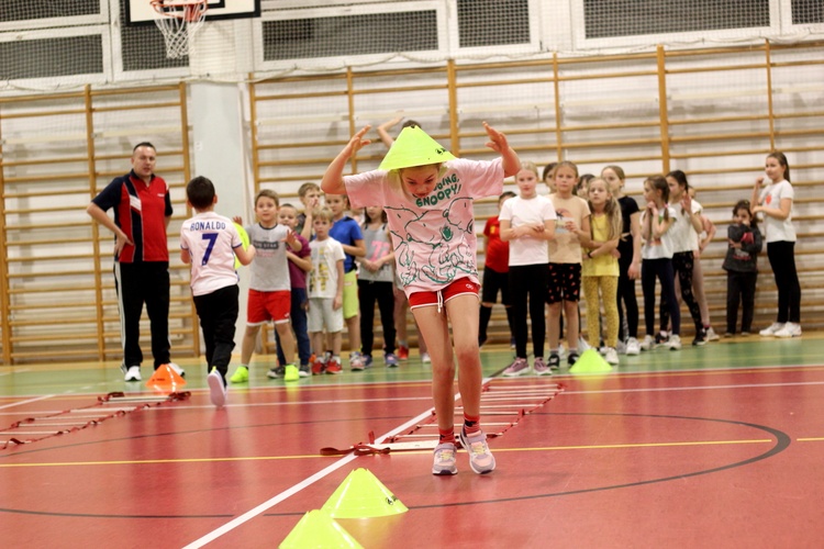 Sport, parafia i szkoła