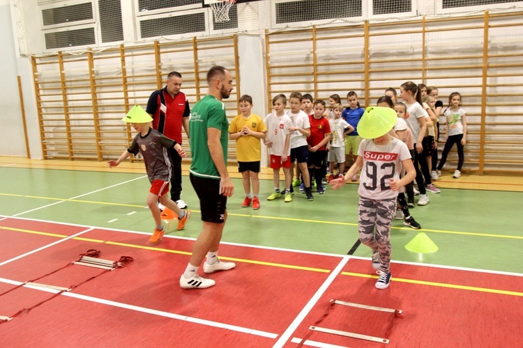 Sport, parafia i szkoła