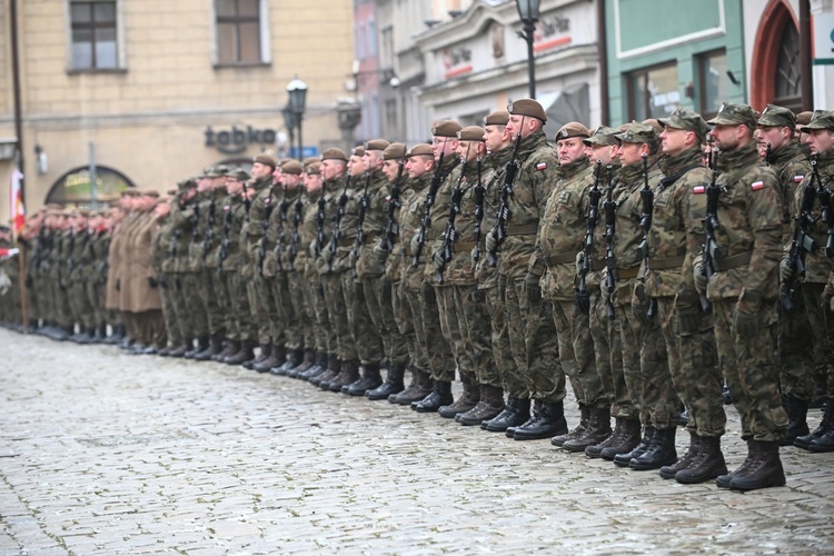 Przysięga nowych żołnierzy 16 Dolnośląskiej Brygady Obrony Terytorialnej