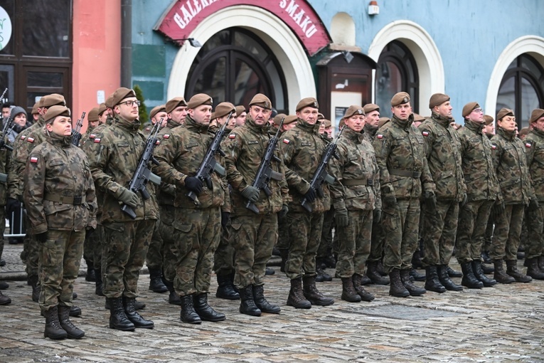 Przysięga nowych żołnierzy 16 Dolnośląskiej Brygady Obrony Terytorialnej