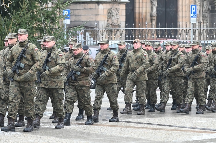 Przysięga nowych żołnierzy 16 Dolnośląskiej Brygady Obrony Terytorialnej