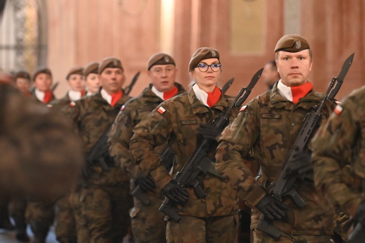Przysięga nowych żołnierzy 16 Dolnośląskiej Brygady Obrony Terytorialnej