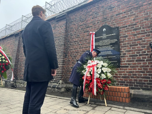 Odsłonięcie tablicy w 80. rocznicę śmierci ks. Jana Machy