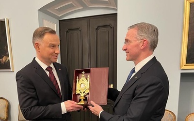 Prezydent Andrzej Duda z nagrodą od Rycerzy Kolumba