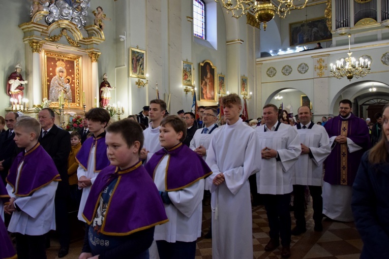 Poświęcenie obrazu Maryi i zawierzenie parafian w Makowie
