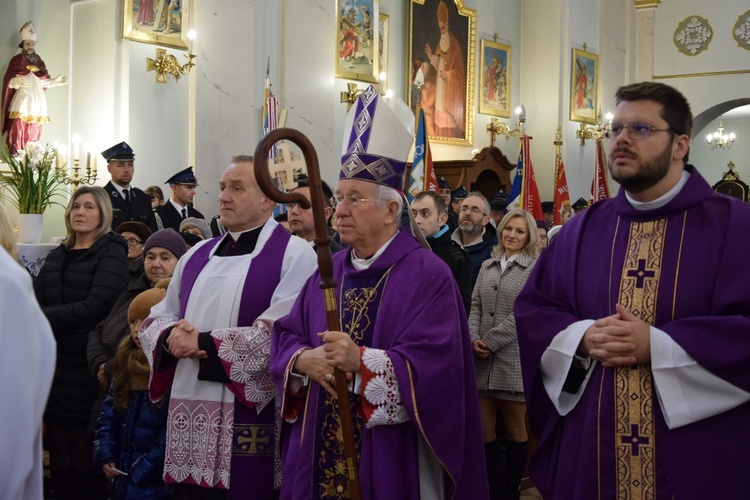 Poświęcenie obrazu Maryi i zawierzenie parafian w Makowie