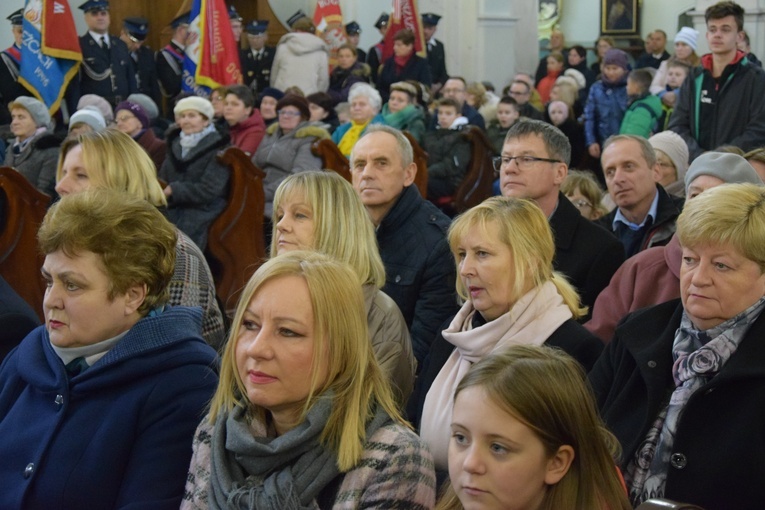 Poświęcenie obrazu Maryi i zawierzenie parafian w Makowie