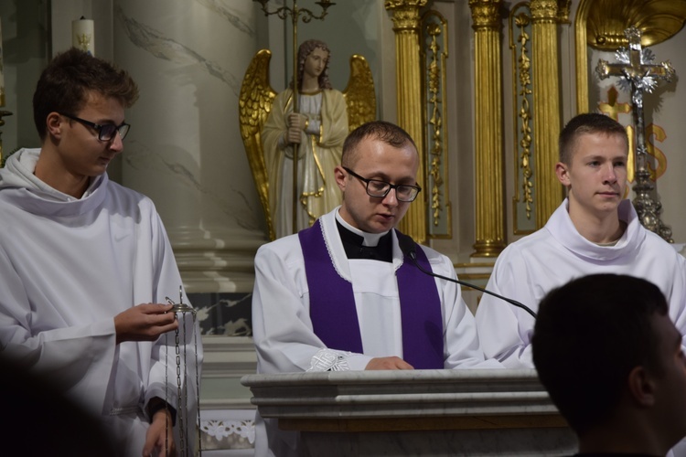 Poświęcenie obrazu Maryi i zawierzenie parafian w Makowie