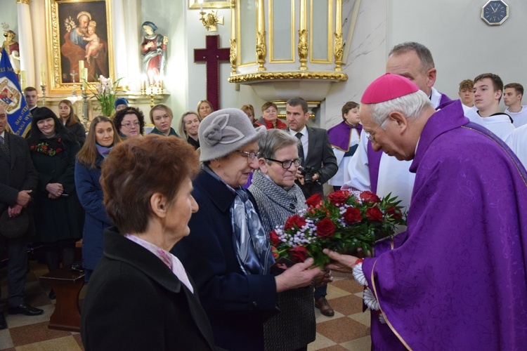 Poświęcenie obrazu Maryi i zawierzenie parafian w Makowie