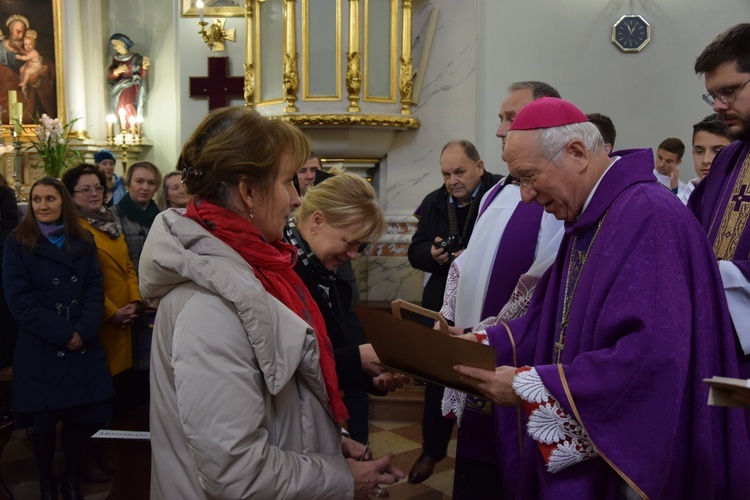 Poświęcenie obrazu Maryi i zawierzenie parafian w Makowie