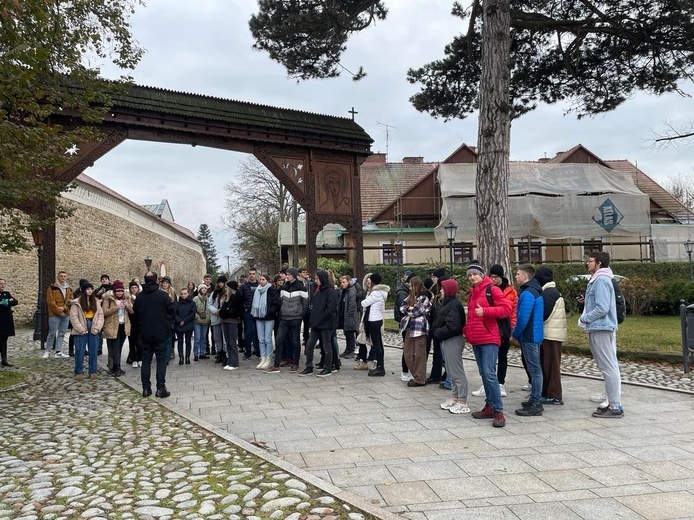 Stary Sącz. Limanowcy licealiści w Opoce