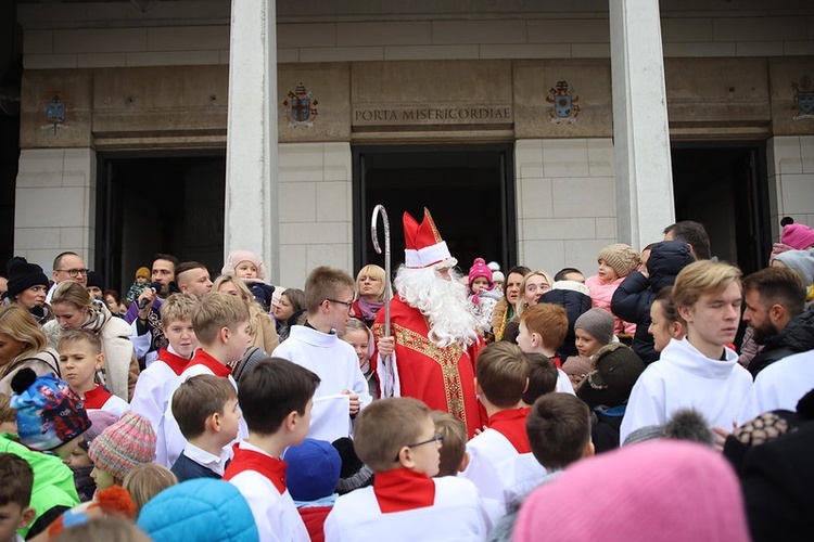 Wizyta św. Mikołaja w sanktuarium św. Jana Pawła II w Krakowie