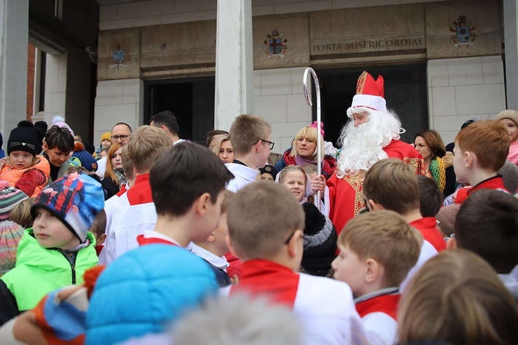 Wizyta św. Mikołaja w sanktuarium św. Jana Pawła II w Krakowie