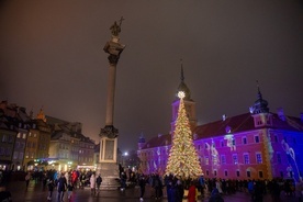 Stolicę rozświetla już świąteczna iluminacja