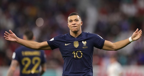 Gwiazdy Mundialu modlą się za chorego „króla futbolu” Pelego. Zainicjował to Mbappe