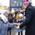 Wolontariusze Caritas AG na świątecznym jarmarku